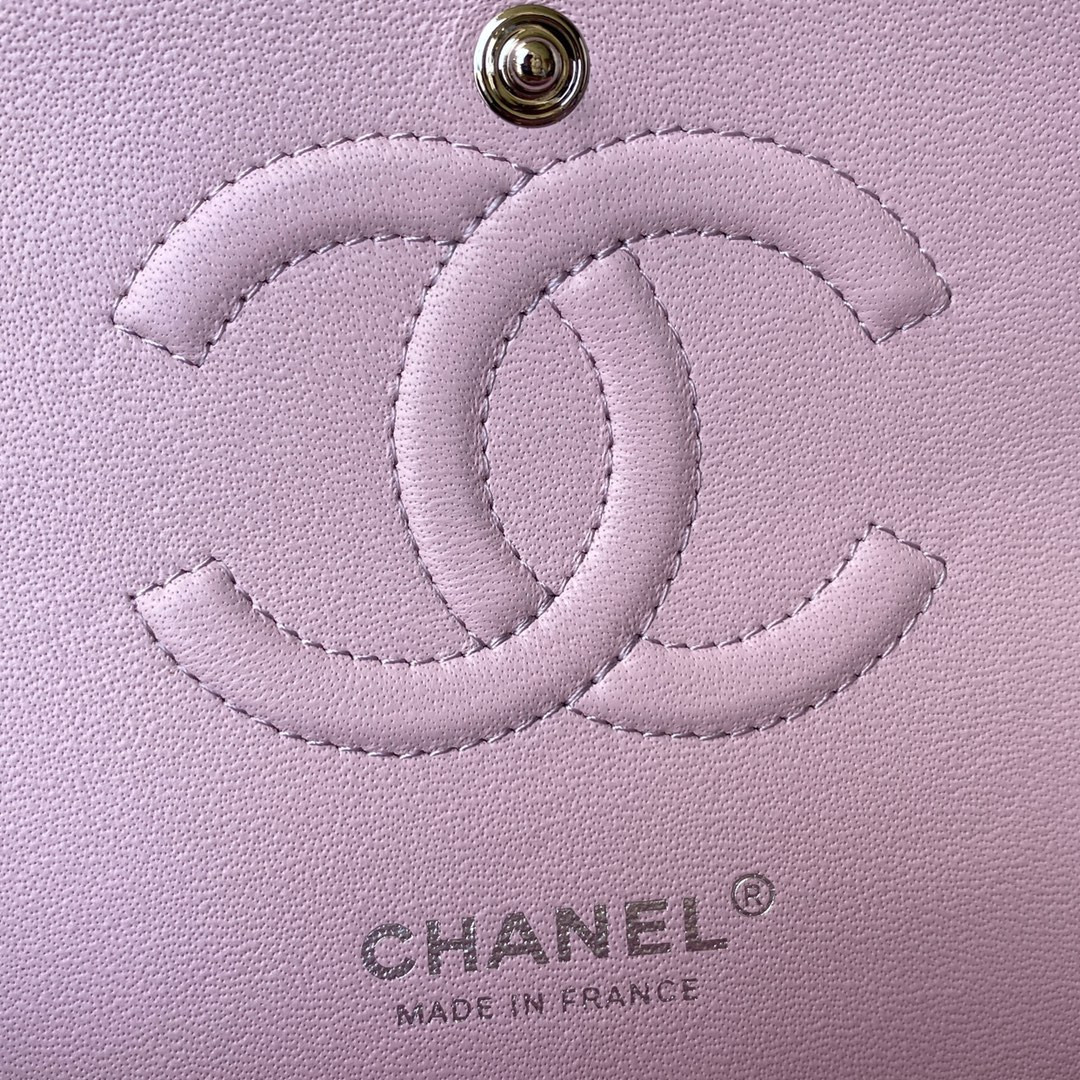 Chanel Classic Flap Bag 15.5×25.5×6.5cm