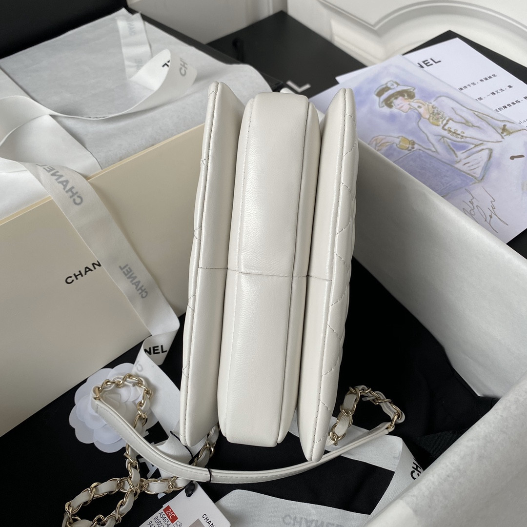 Chanel Trendy CC 23S 14.5 × 19.5 × 8 cm