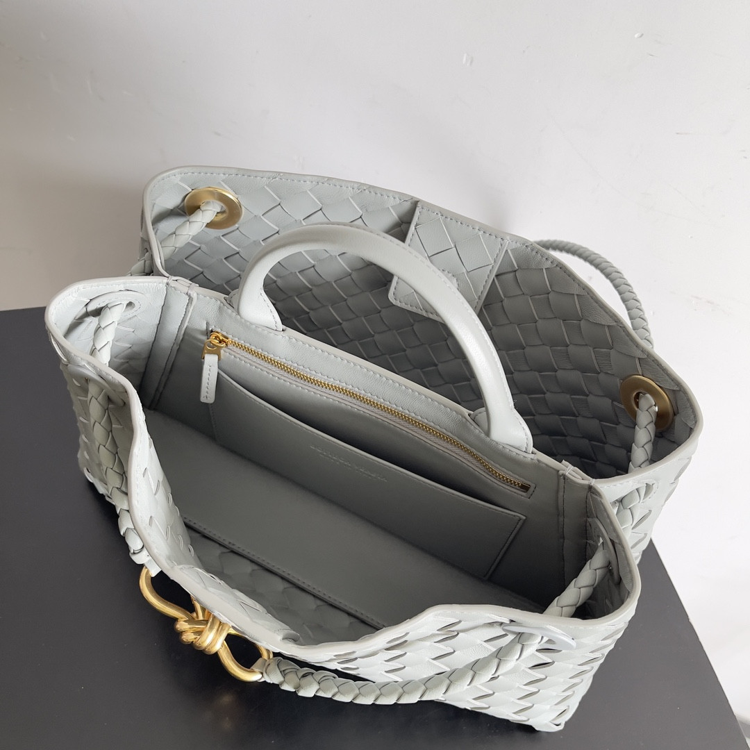 Bottega Veneta East-West Andiamo 29x10x18CM