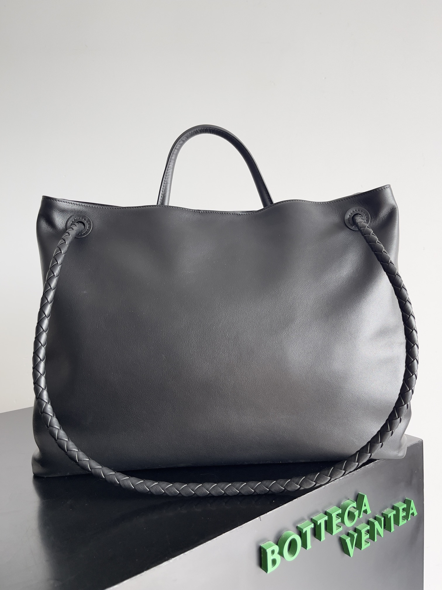 Bottega Veneta Large Andiamo 42x18x35cm