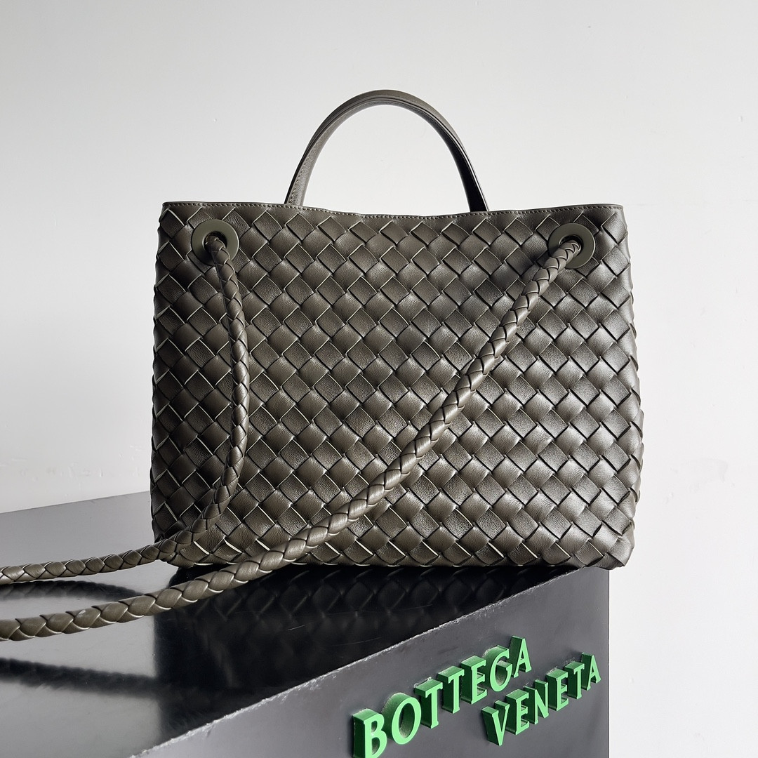 Bottega Veneta Medium Andiamo 32x25x11CM