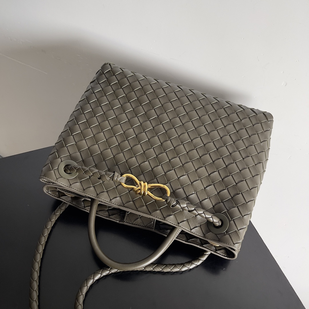 Bottega Veneta Medium Andiamo 32x25x11CM