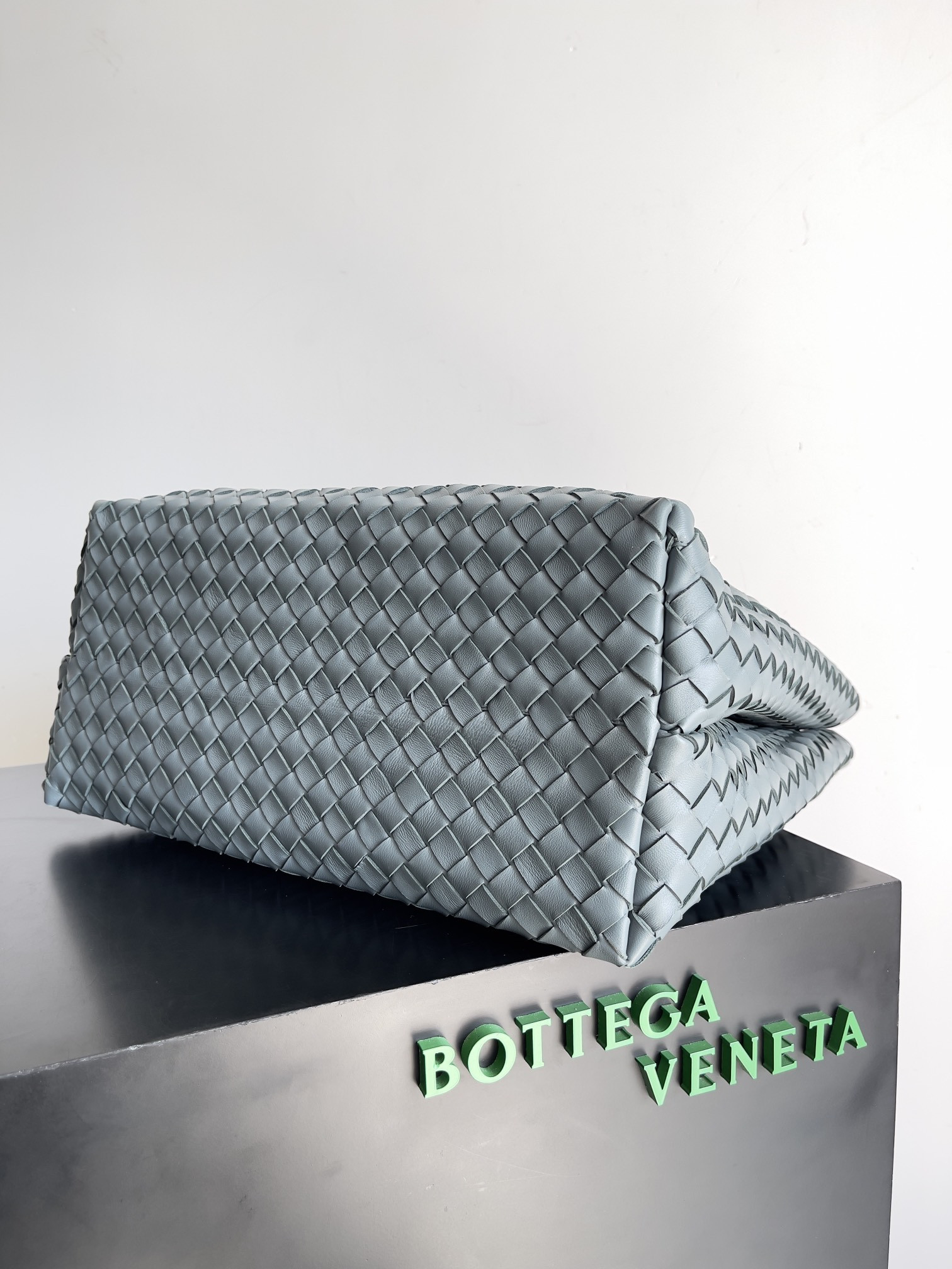Bottega Veneta Large Andiamo 42x18x35cm