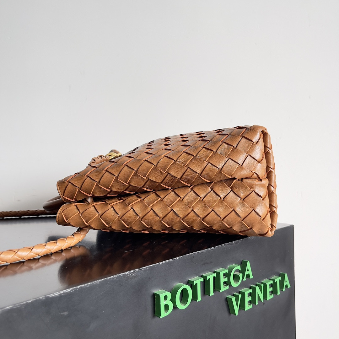 Bottega Veneta Medium Andiamo 32x25x11CM