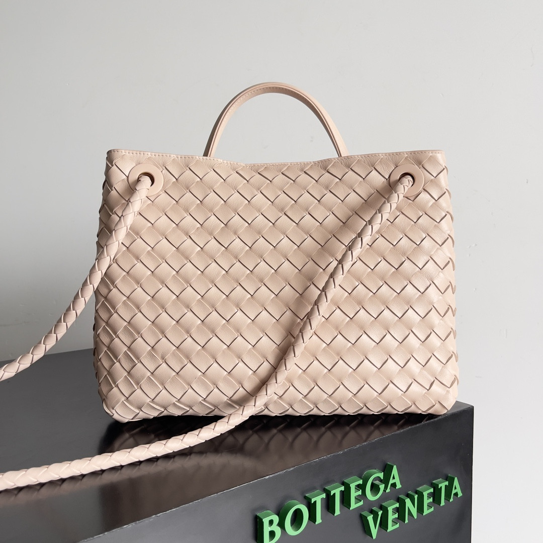 Bottega Veneta Medium Andiamo 32x25x11CM
