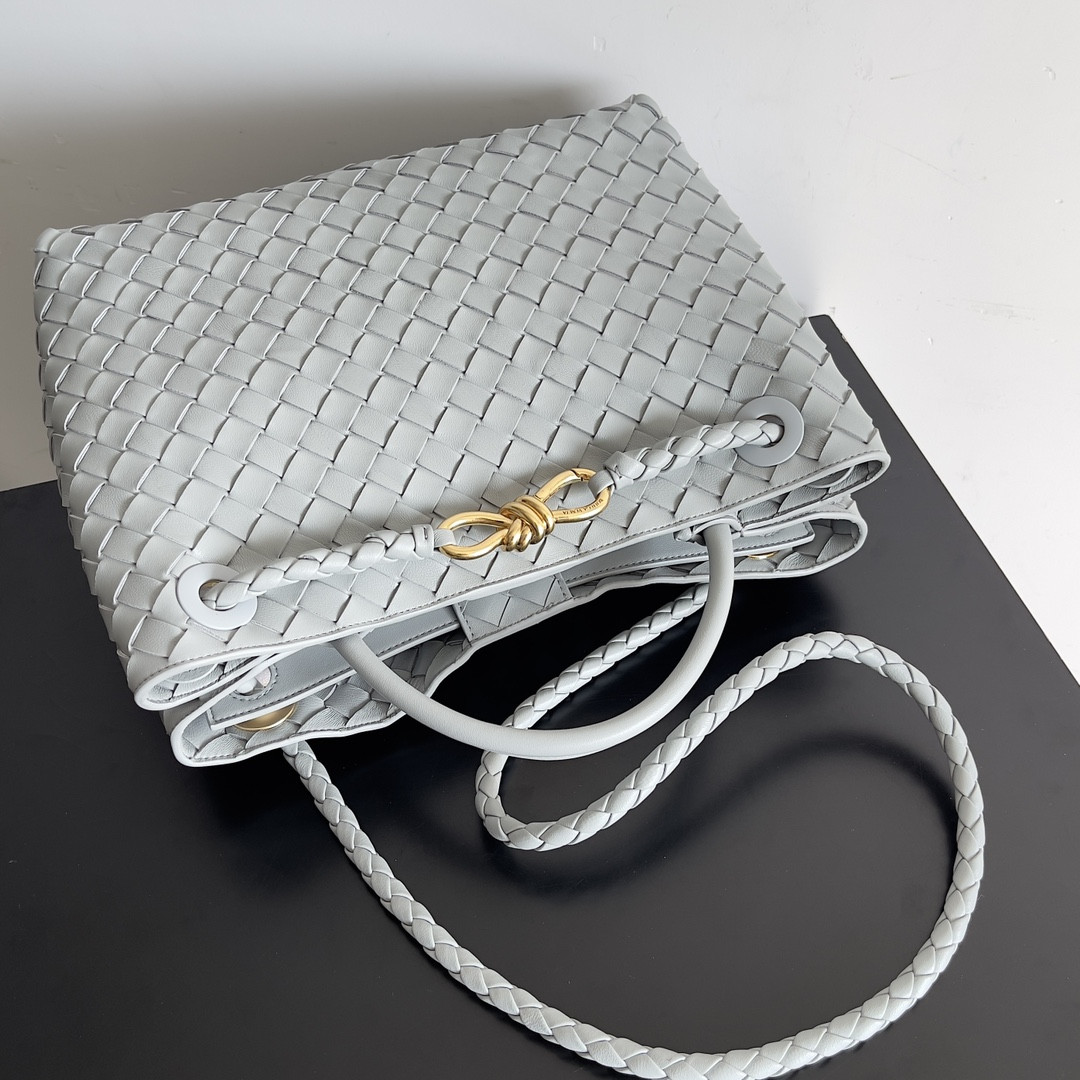 Bottega Veneta Medium Andiamo 32x25x11CM
