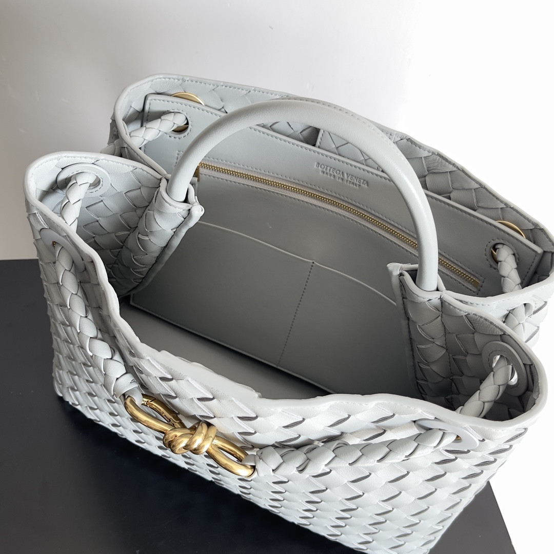 Bottega Veneta Medium Andiamo 32x25x11CM