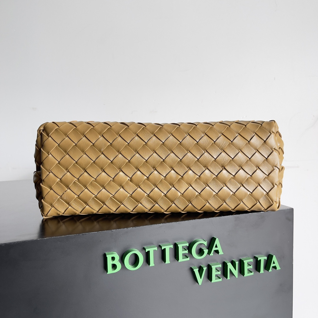 Bottega Veneta Medium Andiamo 32x25x11CM
