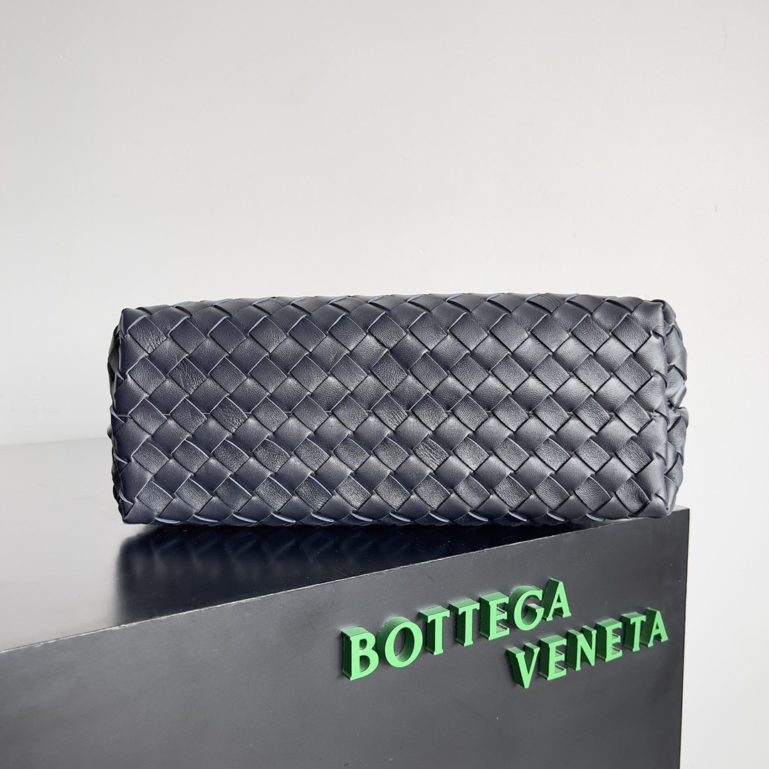 Bottega Veneta Medium Andiamo 32x25x11CM
