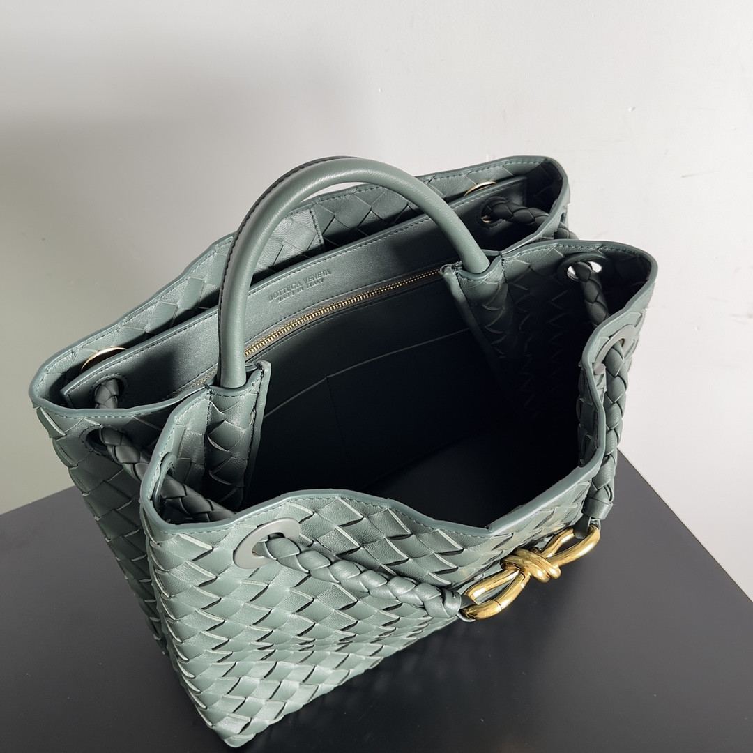 Bottega Veneta Medium Andiamo 32x25x11CM