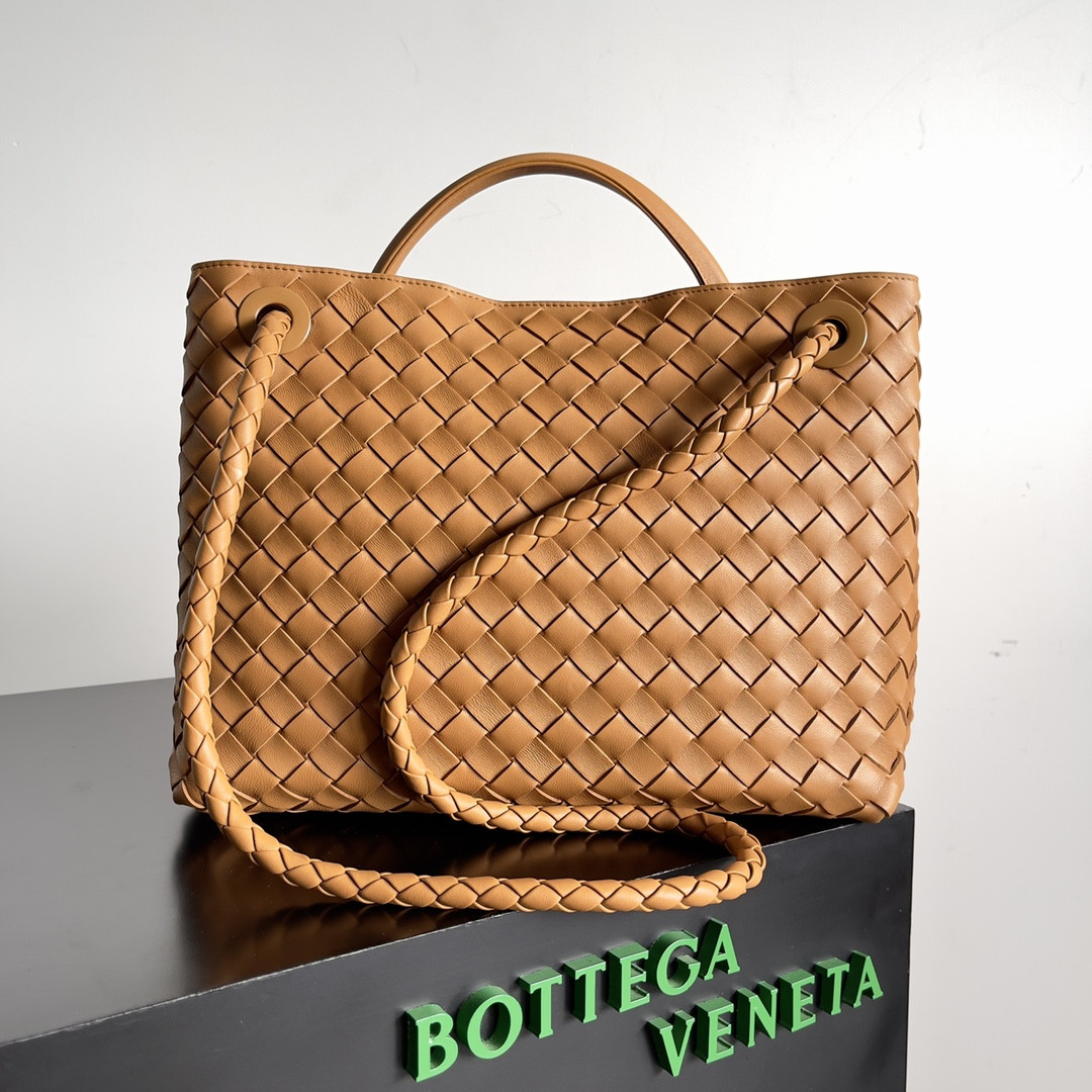 Bottega Veneta Medium Andiamo 32x25x11CM