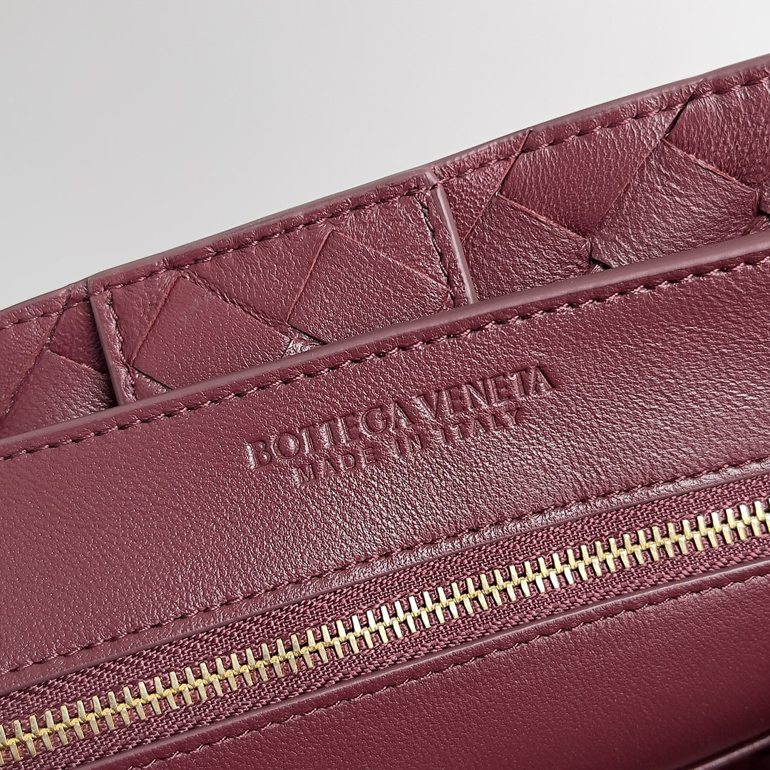 Bottega Veneta Medium Andiamo 32x25x11CM