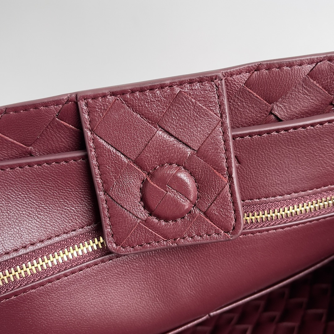 Bottega Veneta Medium Andiamo 32x25x11CM