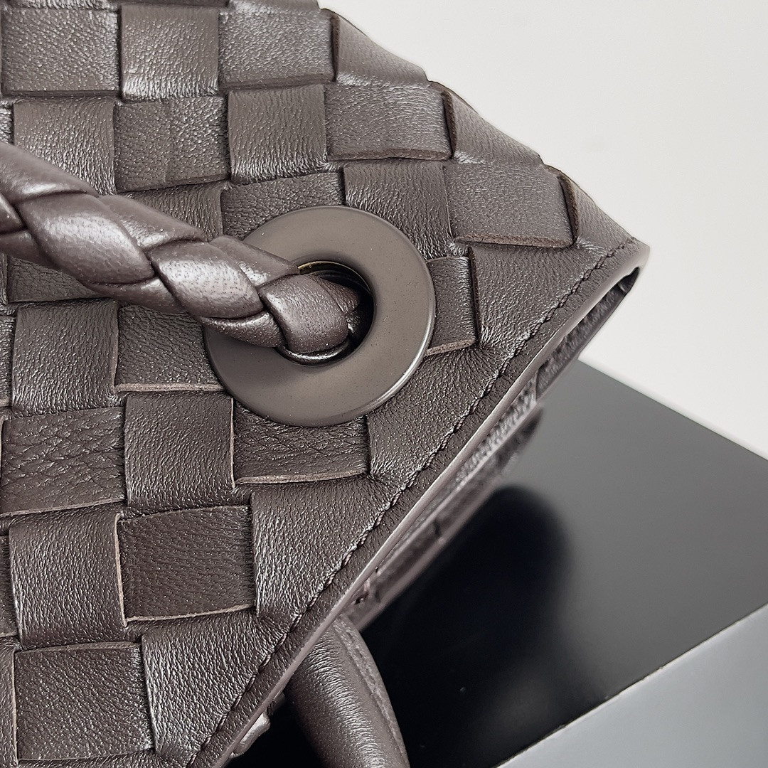 Bottega Veneta Medium Andiamo 32x25x11CM