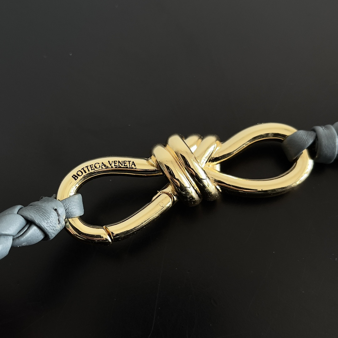 Bottega Veneta Small Andiamo 25x22x10.5cm