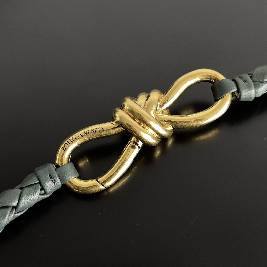 Bottega Veneta Small Andiamo 25x22x10.5cm