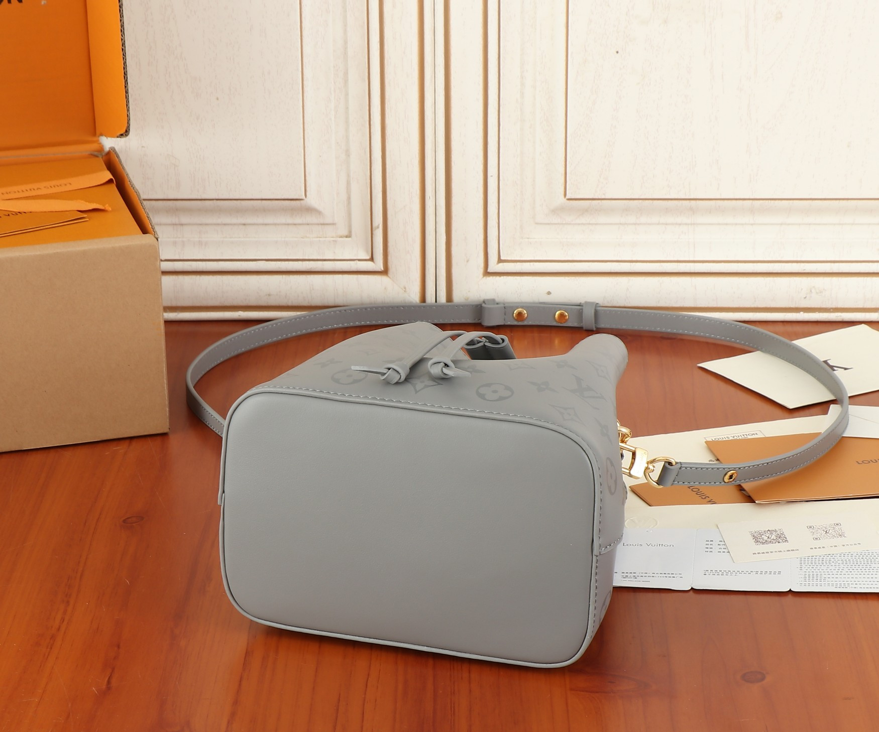 LV Néonoé BB Monogram Ink M12749 20x20x13CM