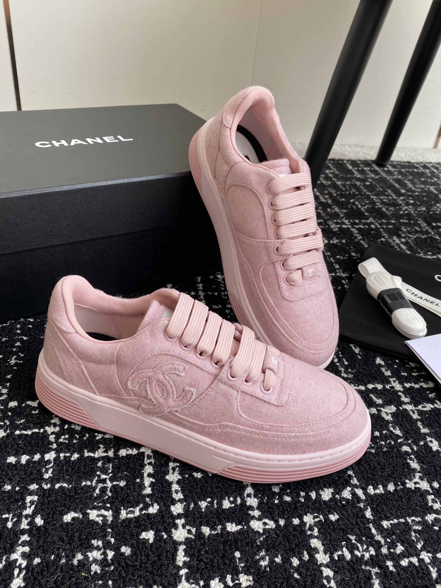 UA CHANEL SNEAKER