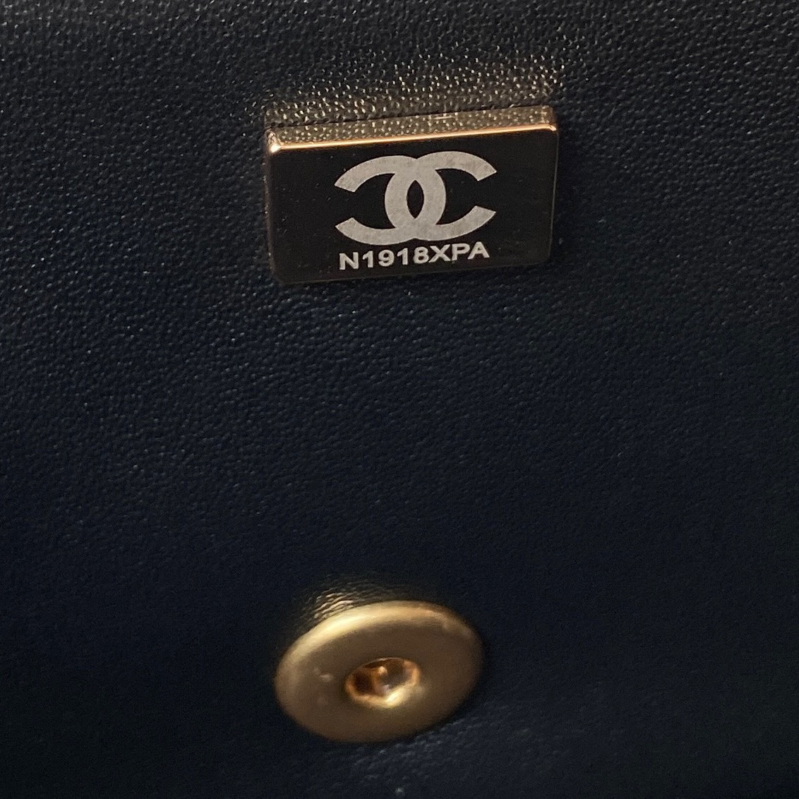 Chanel MINI CLASSIC HANDBAG WITH TOP HANDLE 12 × 20 × 6 CM