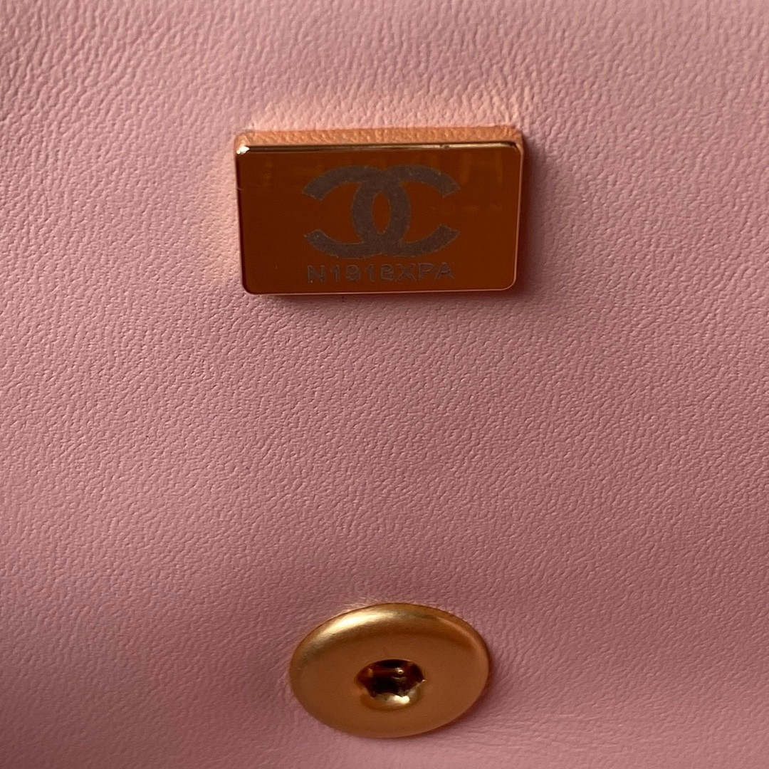 Chanel MINI CLASSIC HANDBAG WITH TOP HANDLE 12 × 20 × 6 CM