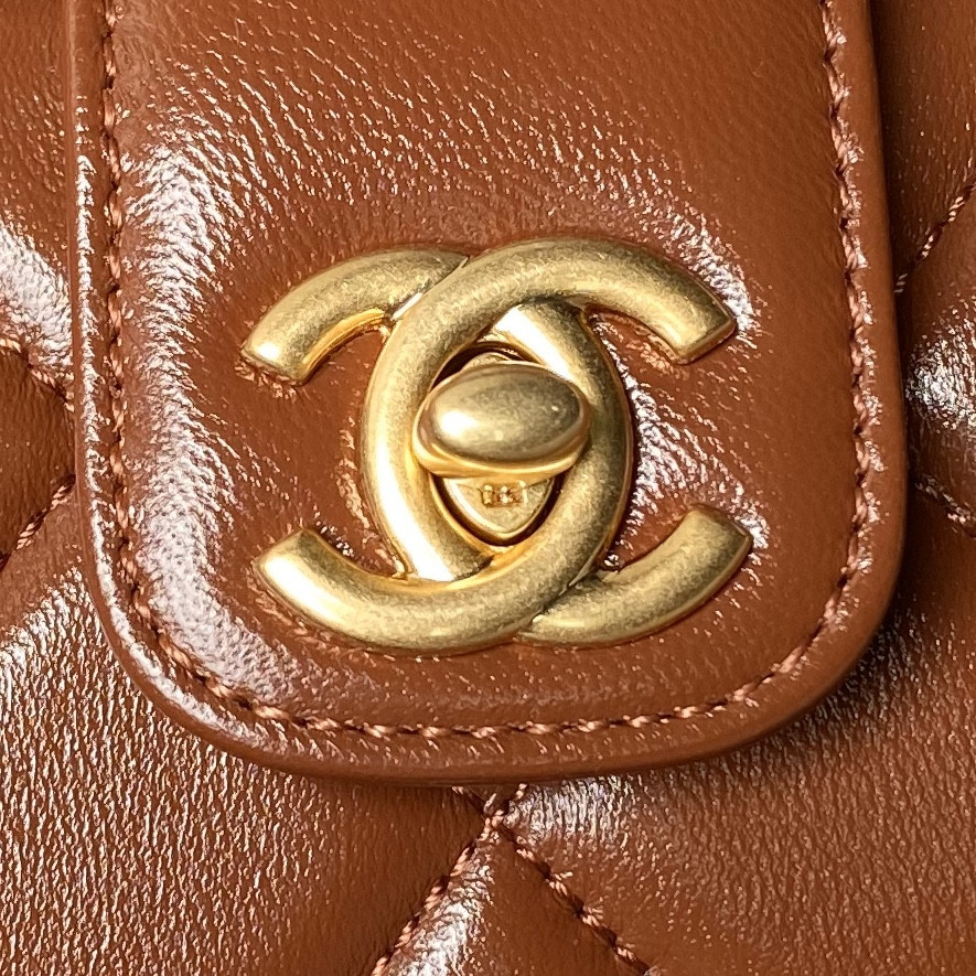 CHANEL MINI BAG WITH TOP HANDLE Shiny Lambskin & Gold-Tone Metal Brown 12 × 18 × 7 cm