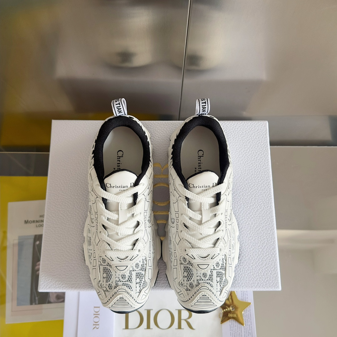 UA Dior Vibe Sneaker