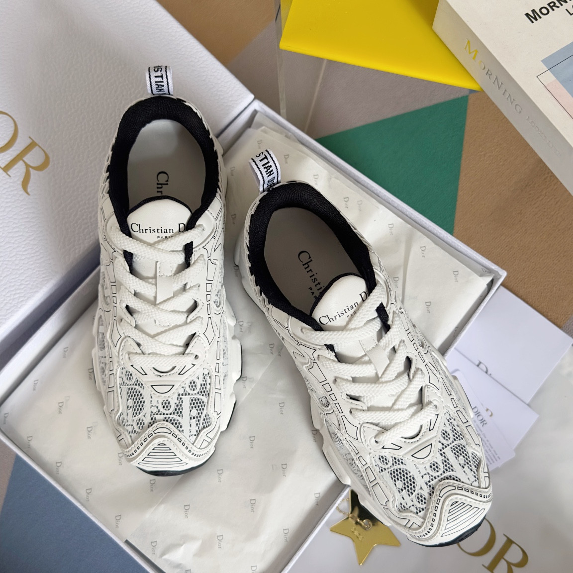 UA Dior Vibe Sneaker