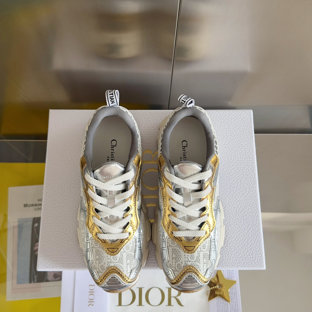 UA Dior Vibe Sneaker