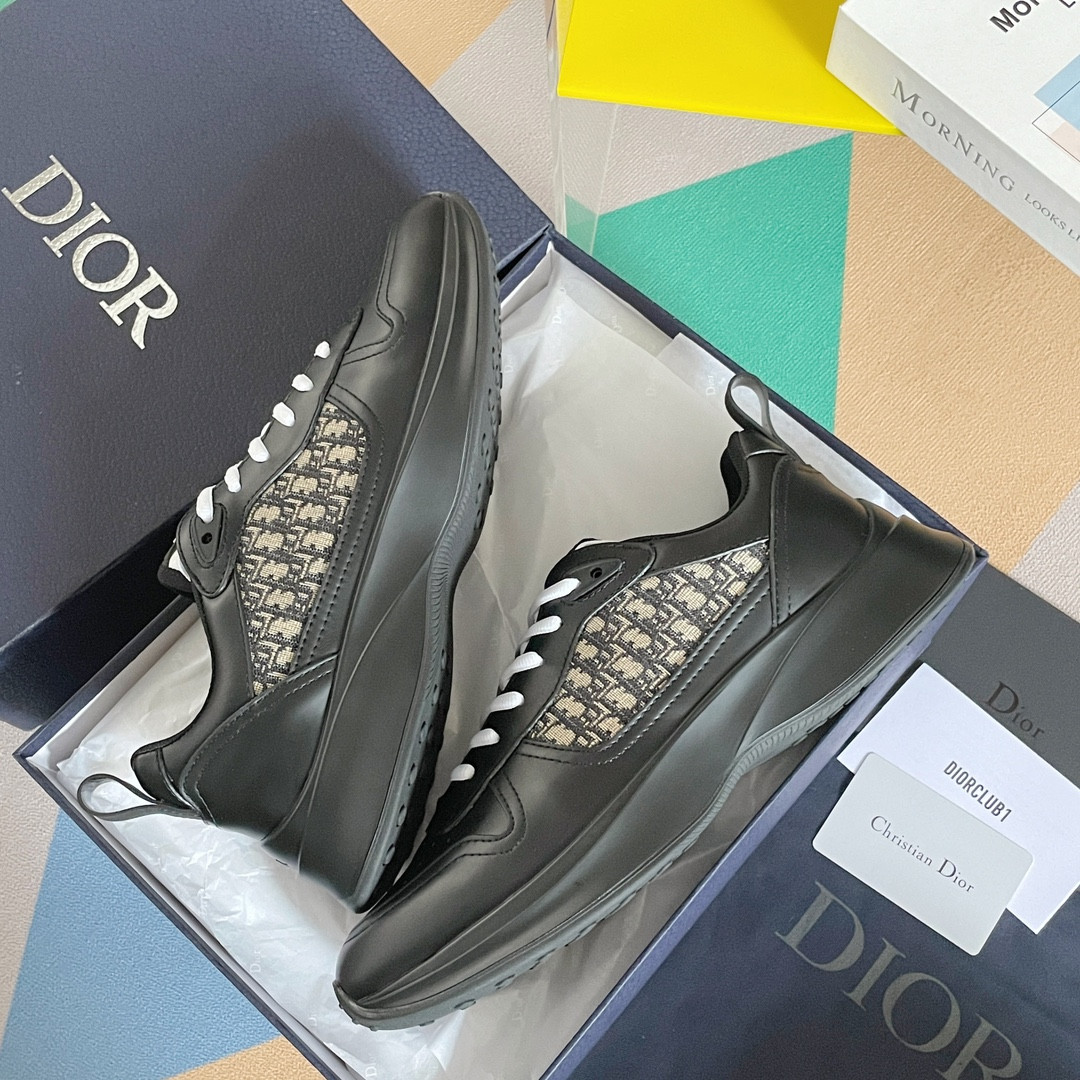 UA Dior B25 Runner Sneaker