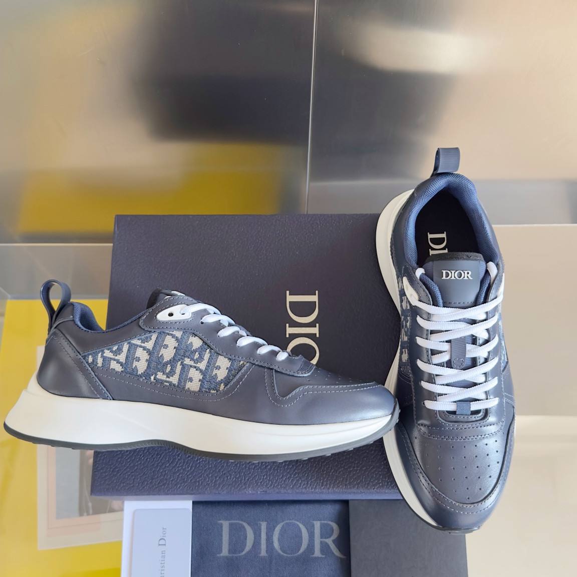 UA Dior B25 Runner Sneaker