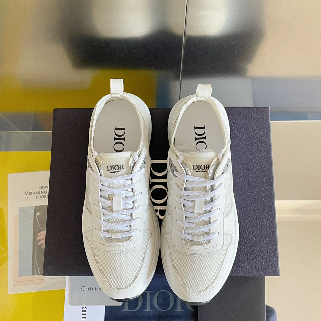 UA Dior B25 Runner Sneaker