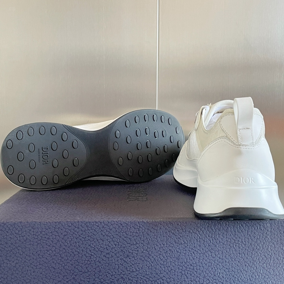 UA Dior B25 Runner Sneaker