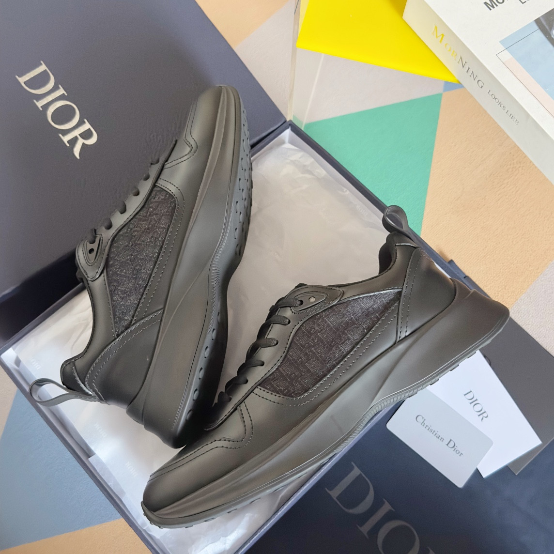 UA Dior B25 Runner Sneaker