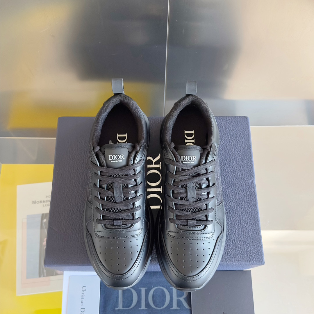 UA Dior B25 Runner Sneaker