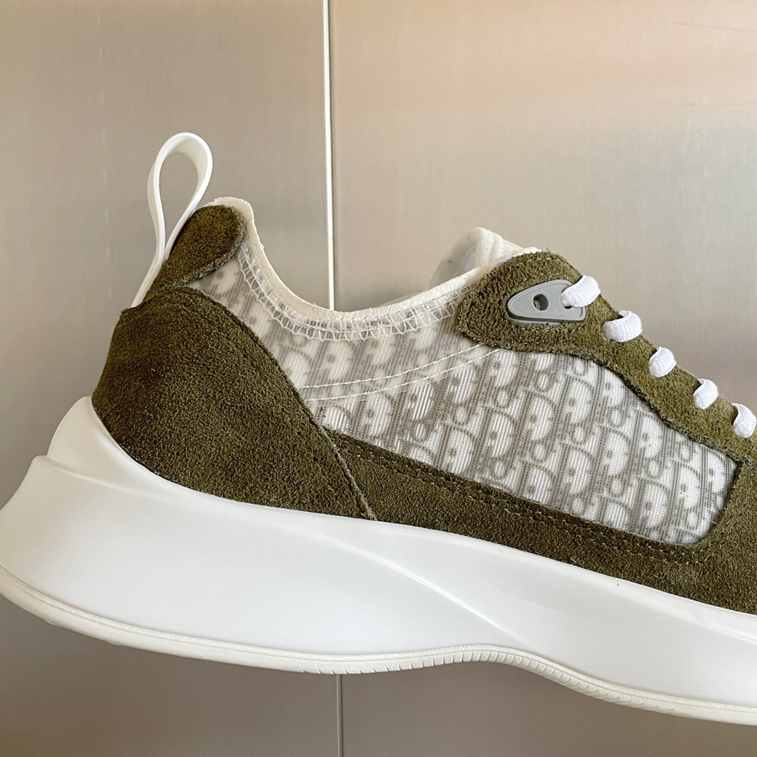 UA Dior B25 Runner Sneaker