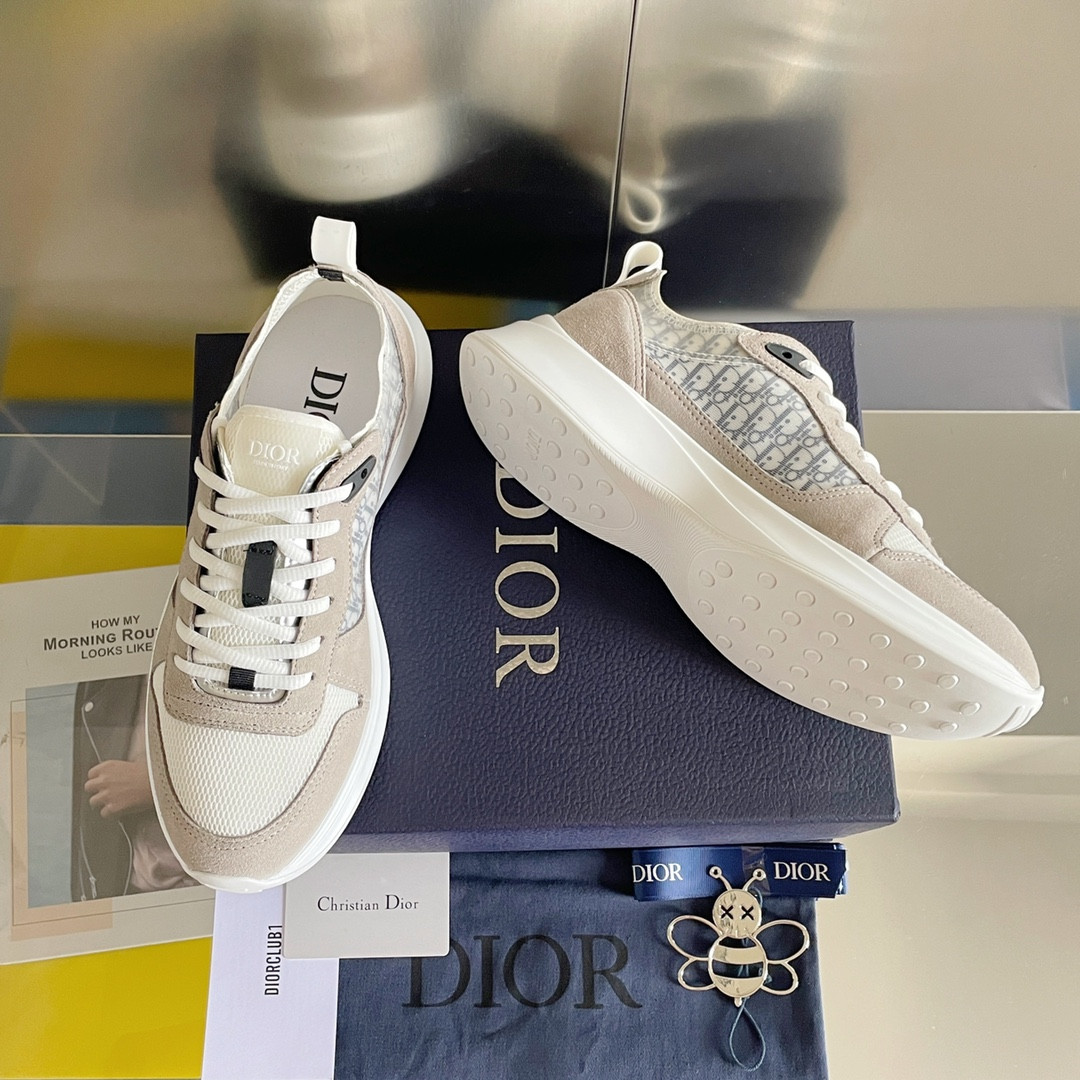 UA Dior B25 Runner Sneaker