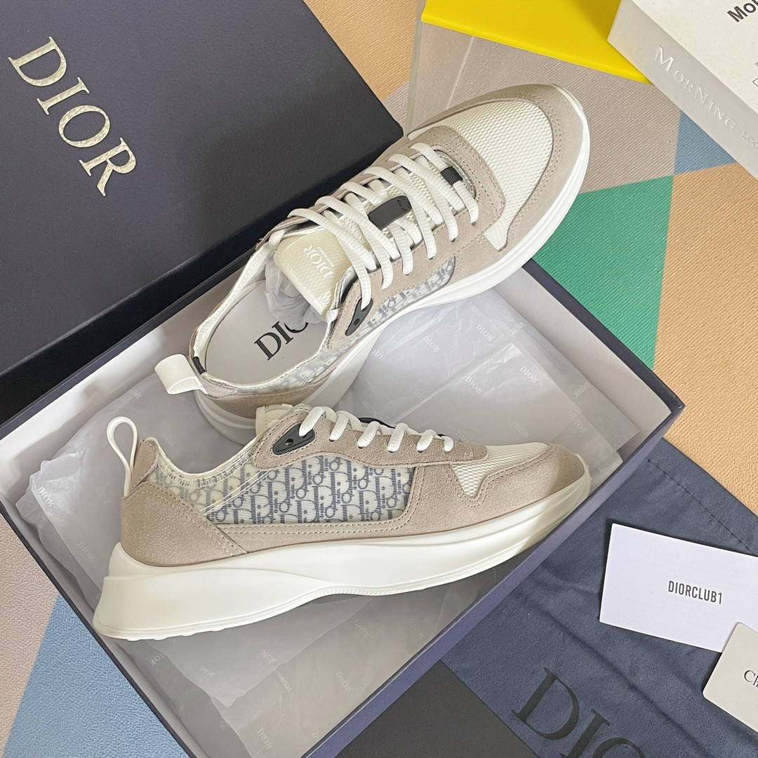 UA Dior B25 Runner Sneaker