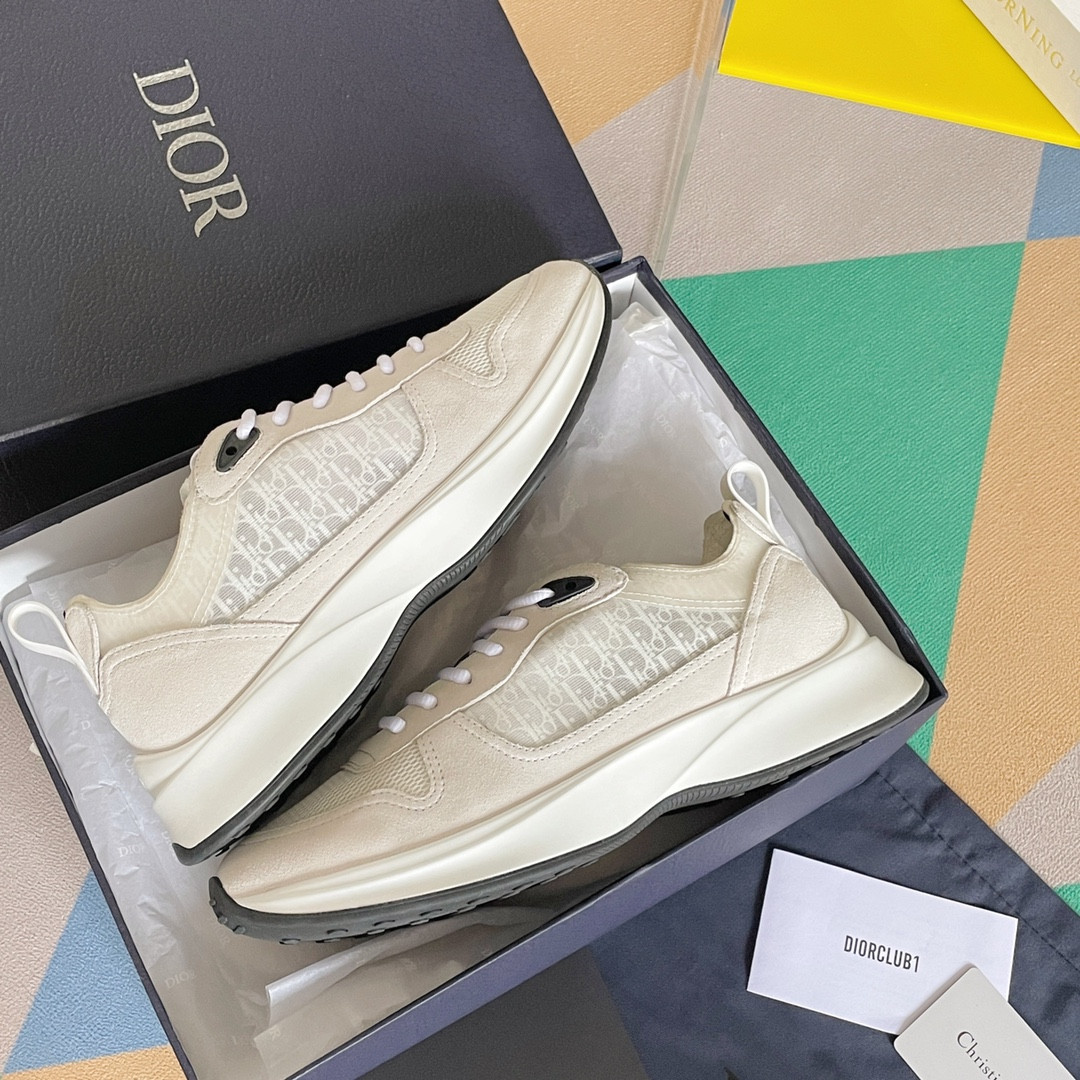 UA Dior B25 Runner Sneaker