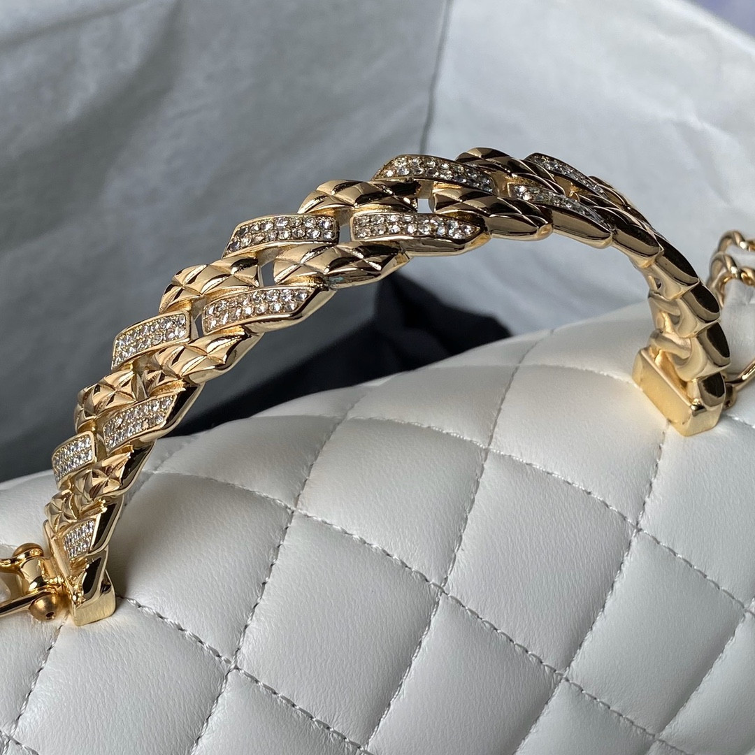 Chanel 24A Mini Classic Handbag 12 × 20 × 6 cm