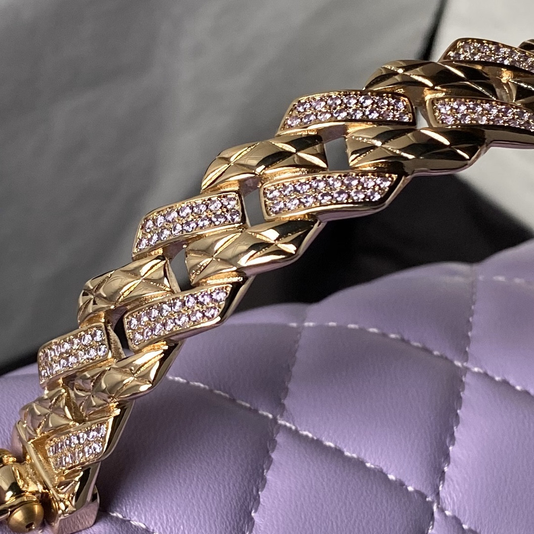 Chanel 24A Mini Classic Handbag 12 × 20 × 6 cm