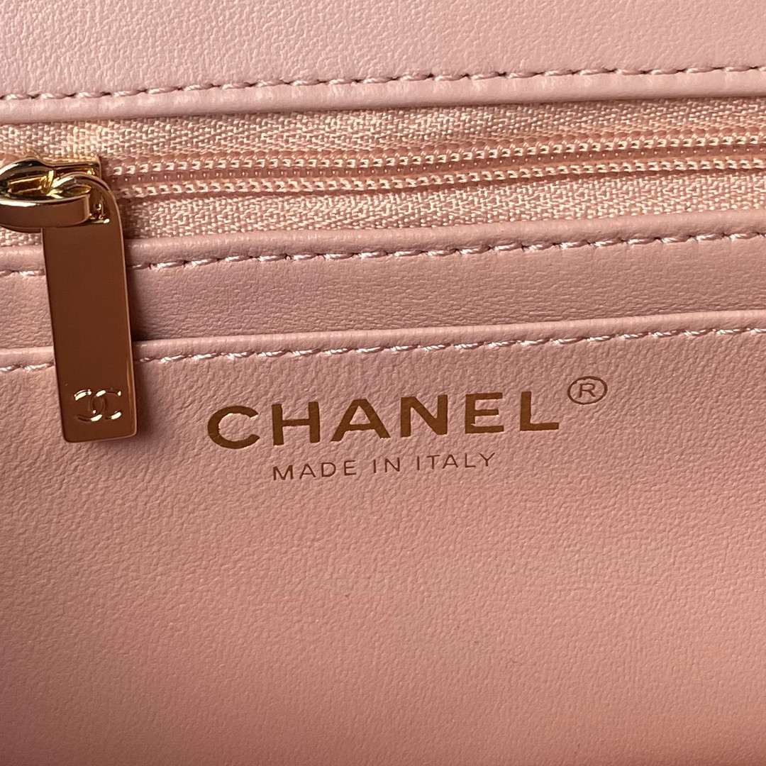 Chanel 24A Mini Classic Handbag 12 × 20 × 6 cm