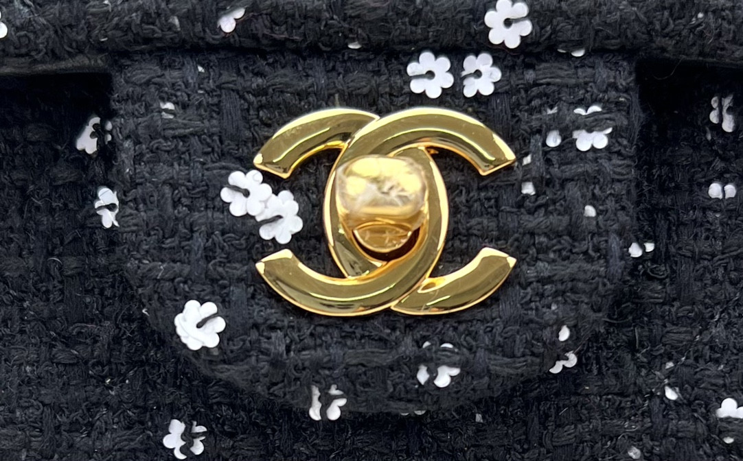 Chanel Classic Flap Bag 25cm