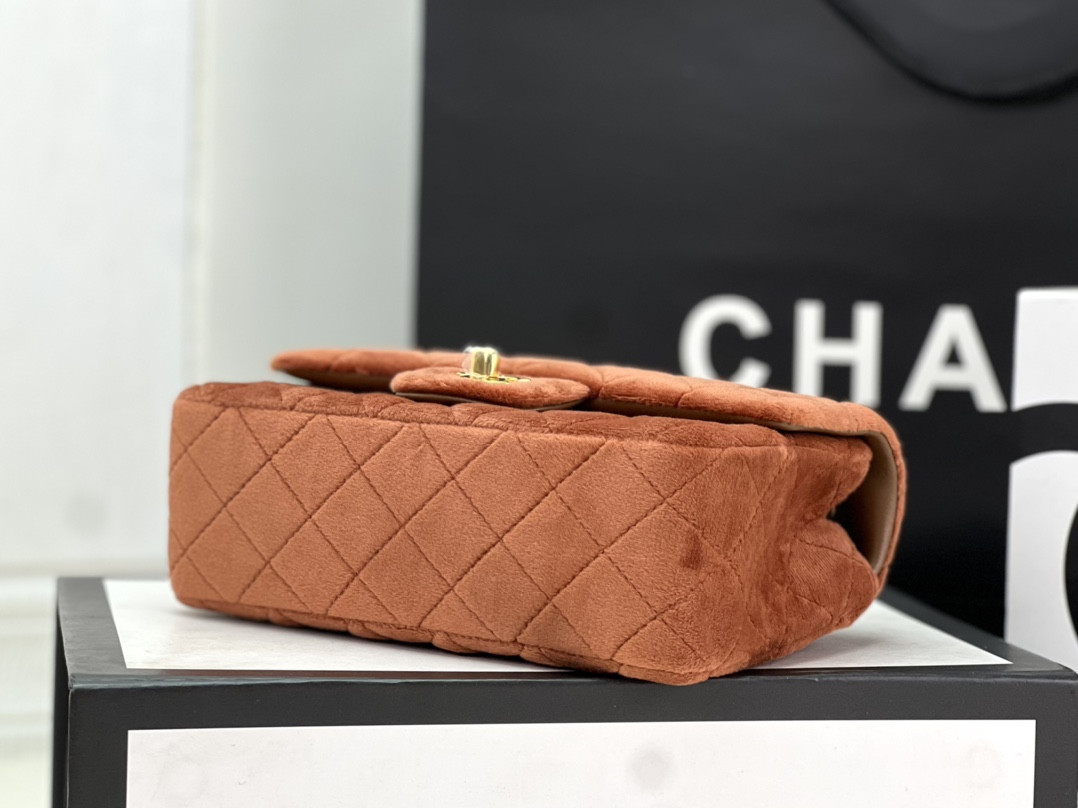 Chanel Classic Flap Bag 20cm