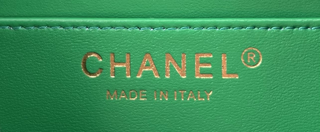 Chanel Classic Flap Bag 20cm