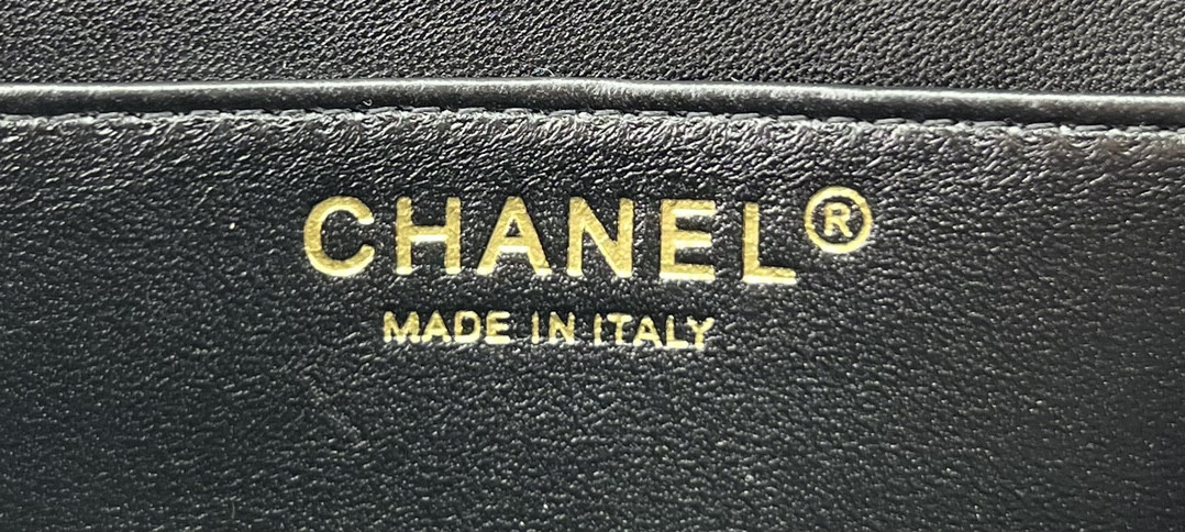 Chanel Classic Flap Bag 20cm