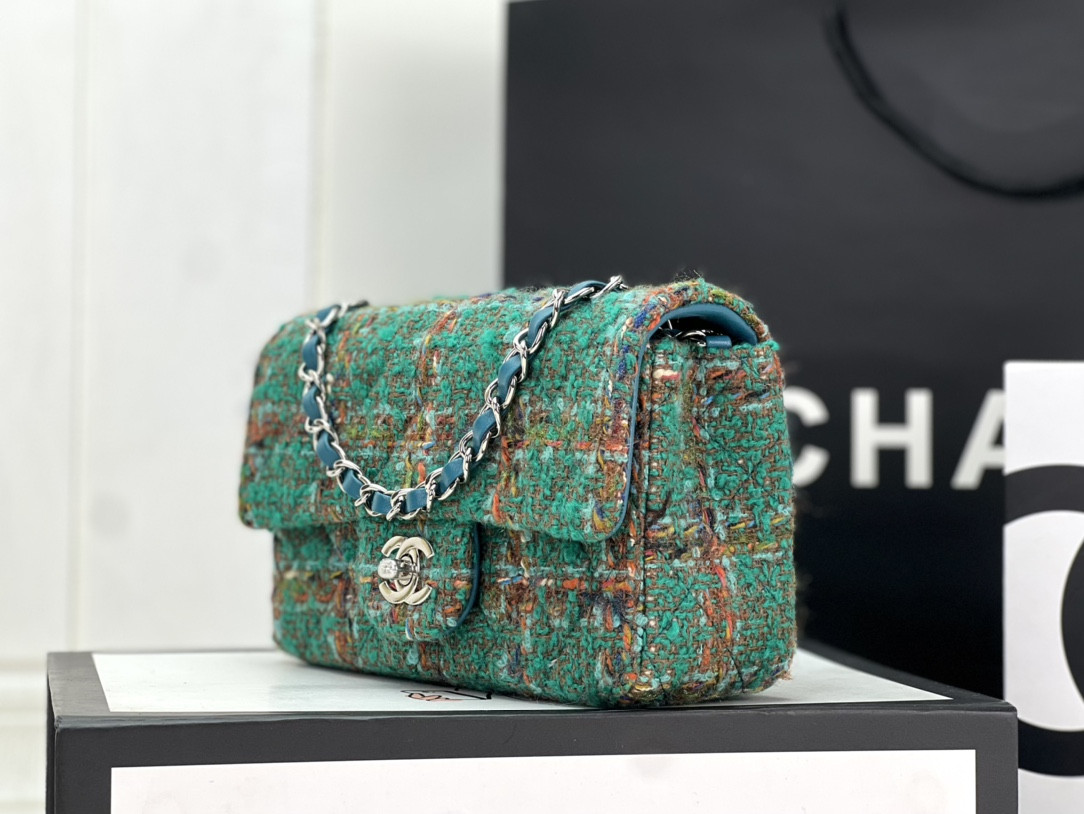 Chanel Classic Flap Bag 20cm