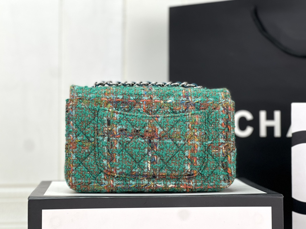 Chanel Classic Flap Bag 20cm