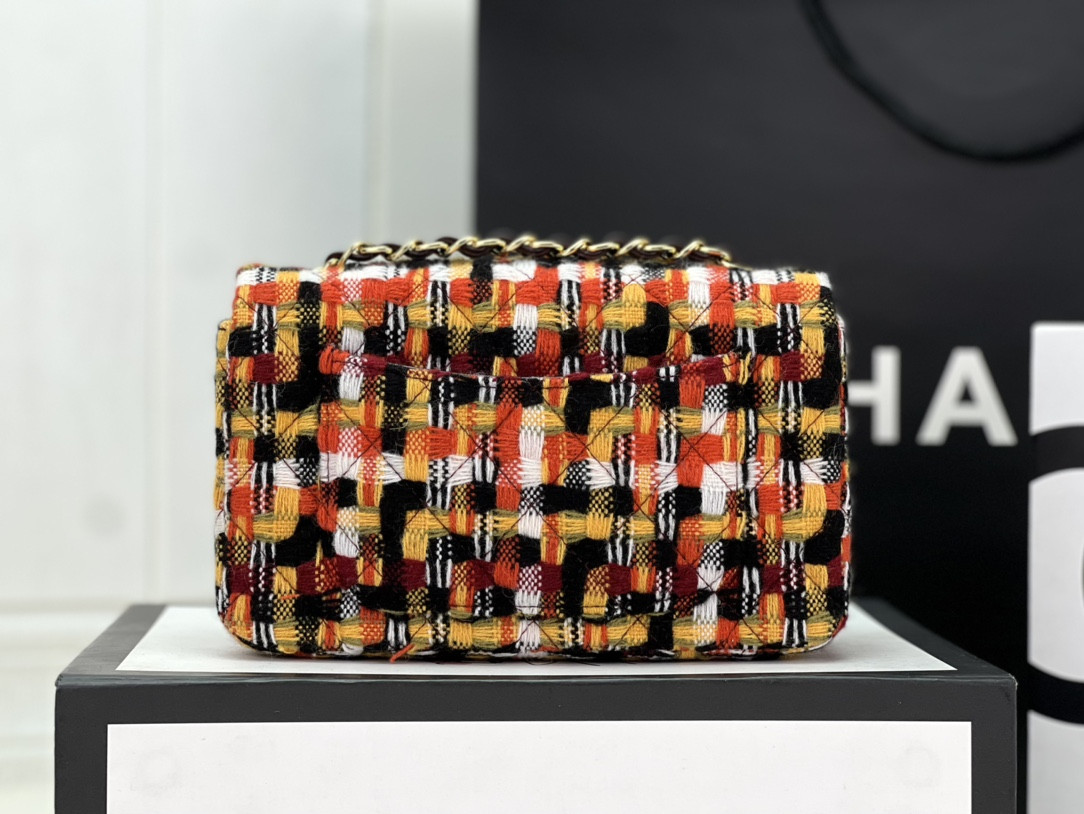 Chanel Classic Flap Bag 20cm