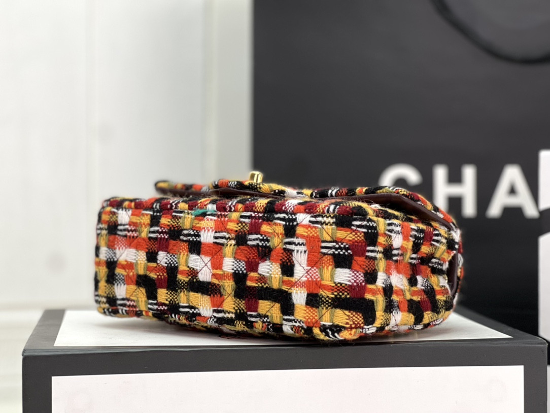 Chanel Classic Flap Bag 20cm