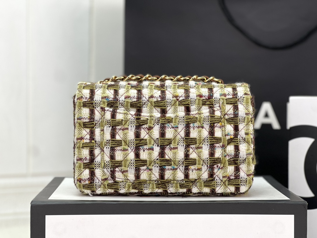 Chanel Classic Flap Bag 20cm